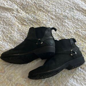 Teva Waterproof Leather Ankle Boots